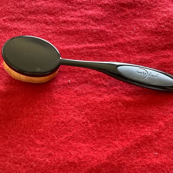 EUC Looky brush - Foundation brush - Picture 3 of 3